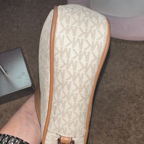 Michael Kors Cream and Gold Crossbody Bag - Picture 8 of 8